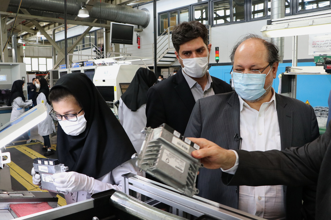 شریعتمداری:توجه ویژه مدیریت کروزدر تامین نیازهای جامعه کارگری قابل تقدیر است 